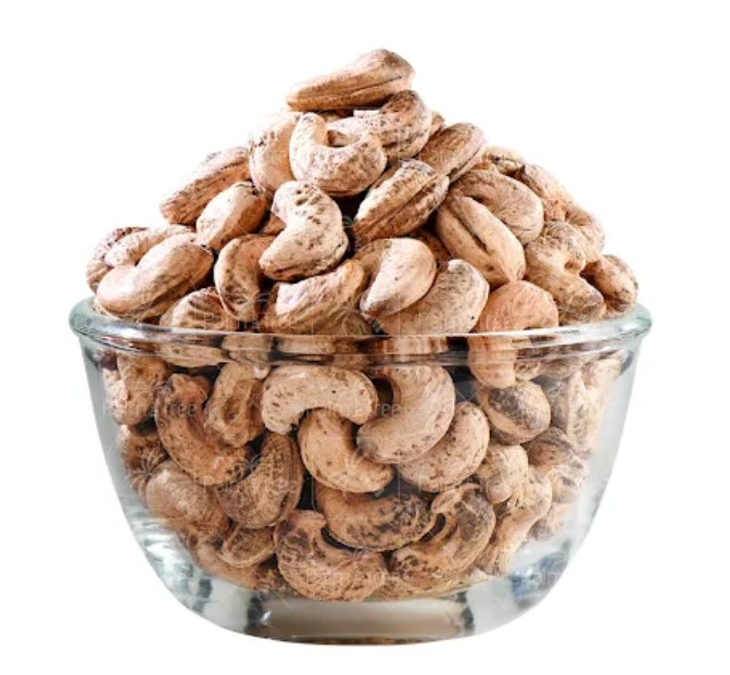 Unpeeled cashew nut